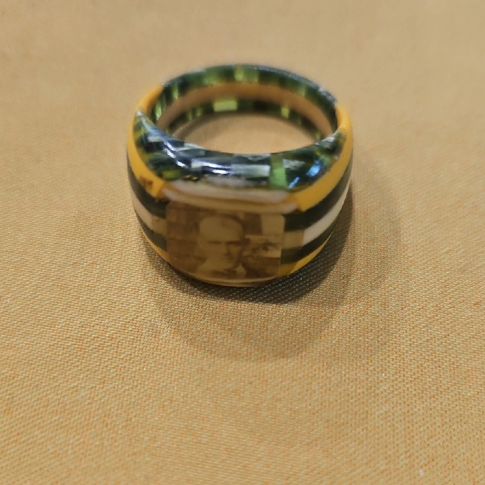 Bakelite WWII Prisoner or Mourning Photo Ring